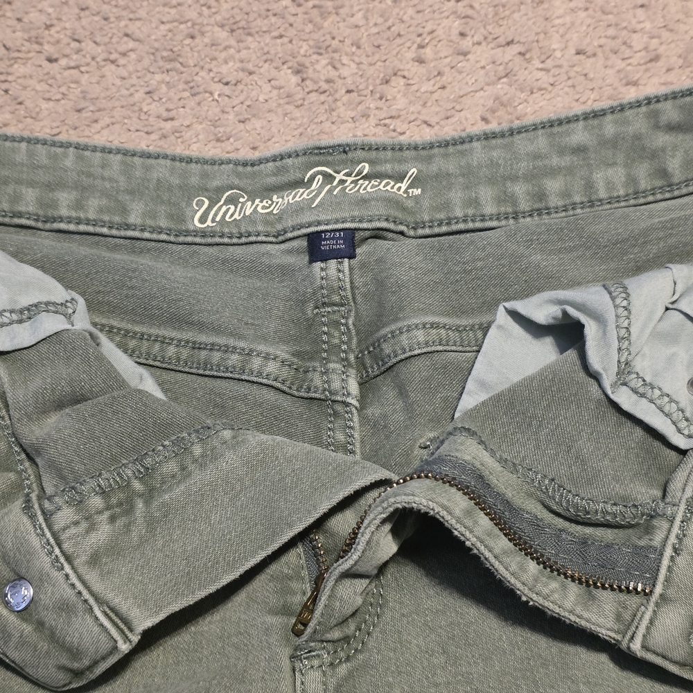 Universal Thread Washed Sage High-Rise Denim Shorts - Picture 3 of 3